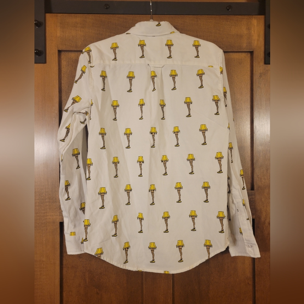 Rsvlts Christmas Tree Story Button Up Size Small - image 2